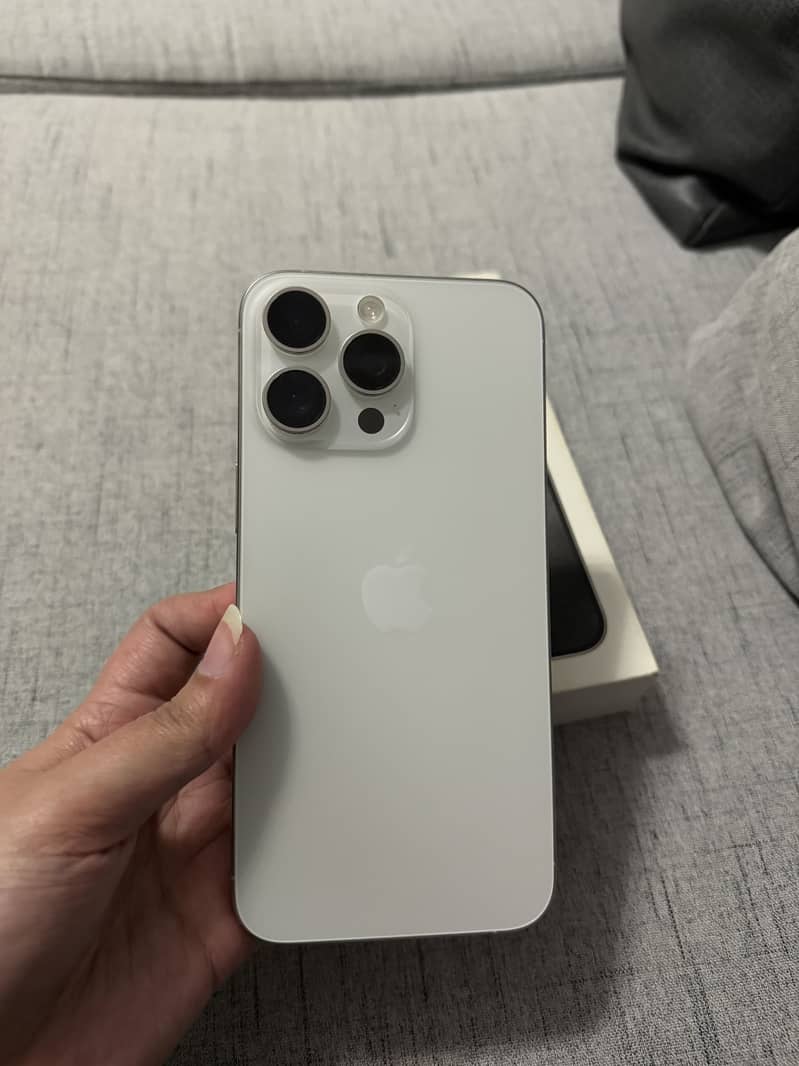 Apple iPhone 15 Pro Max 3