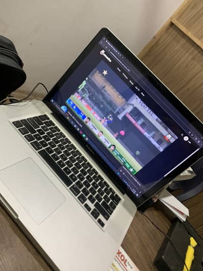 Macbook pro 2012 128gb ssd 8 gb ram