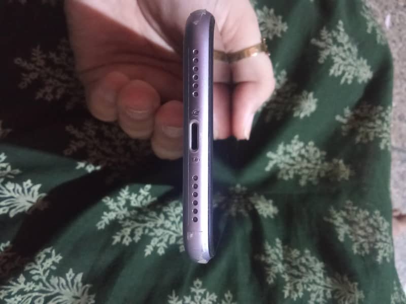 Apple iPhone 11 12