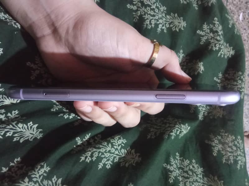 Apple iPhone 11 17