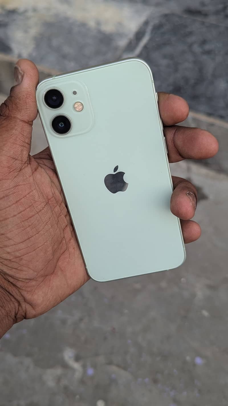 Apple iPhone 12 mini 0