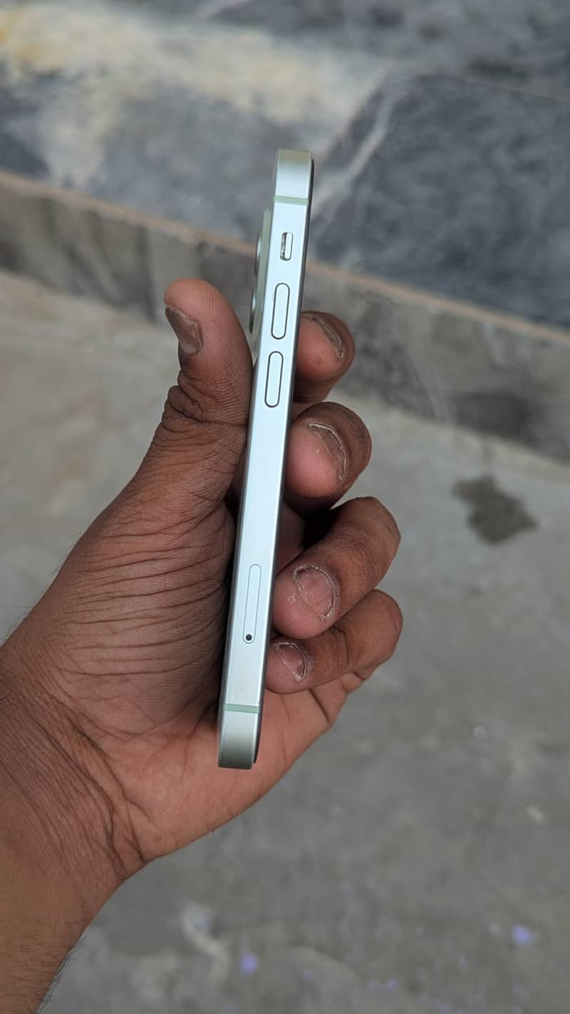 Apple iPhone 12 mini 4