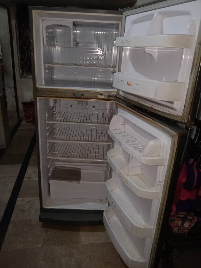 Medium size fridge 3