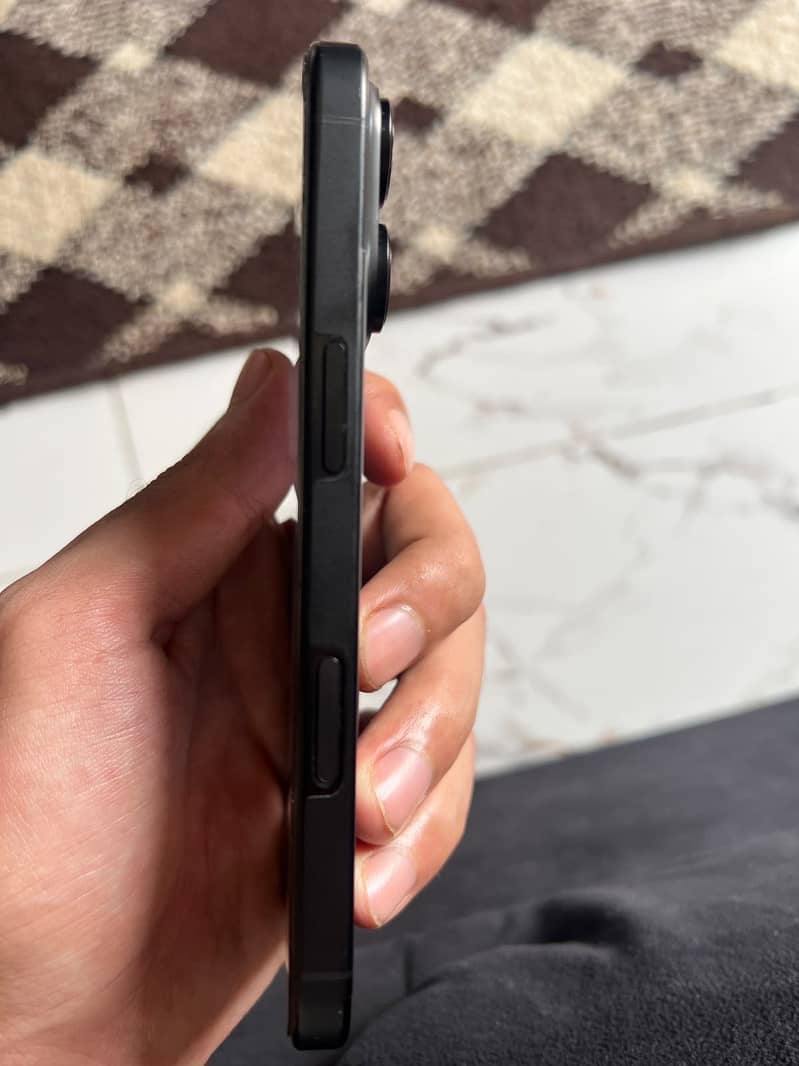 Apple iPhone 16 Pro 6