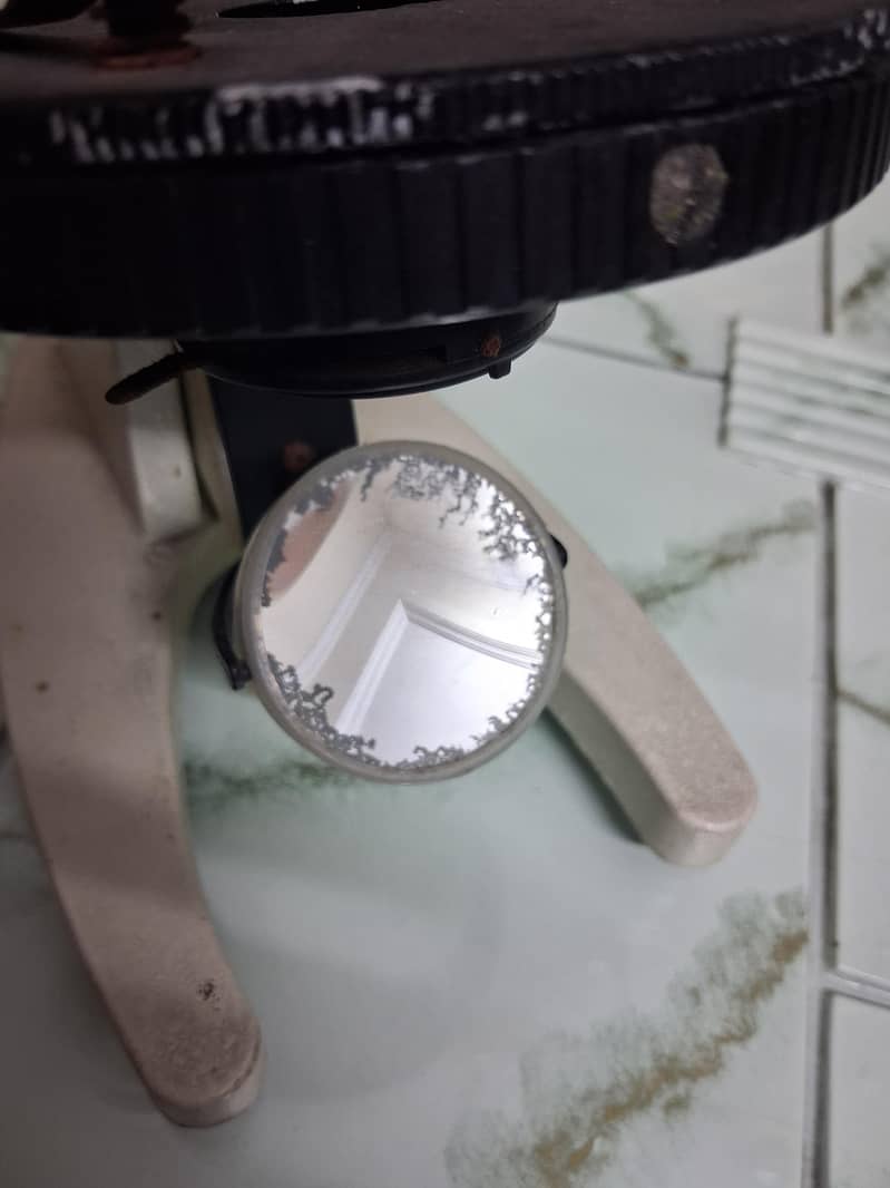 Microscope L101 Body 5
