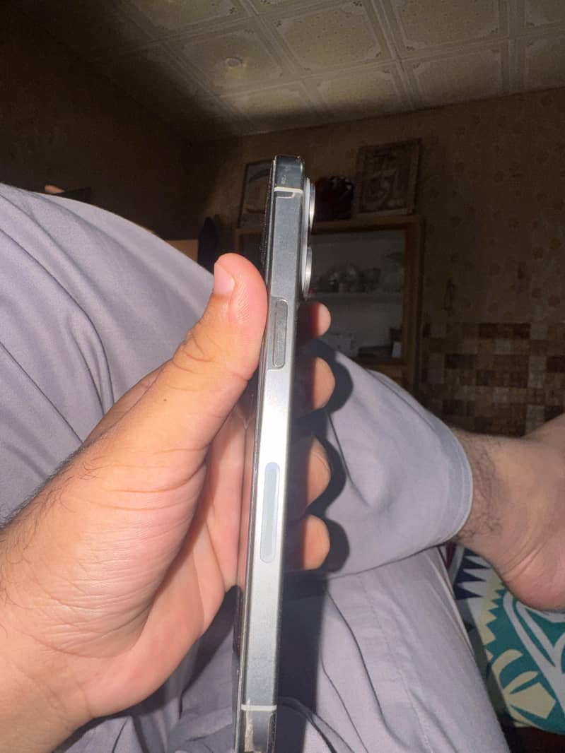 Apple iPhone 15 Pro Max 5