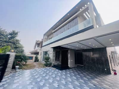 Slightly Used Modern 1 Kanal House Available For Rent