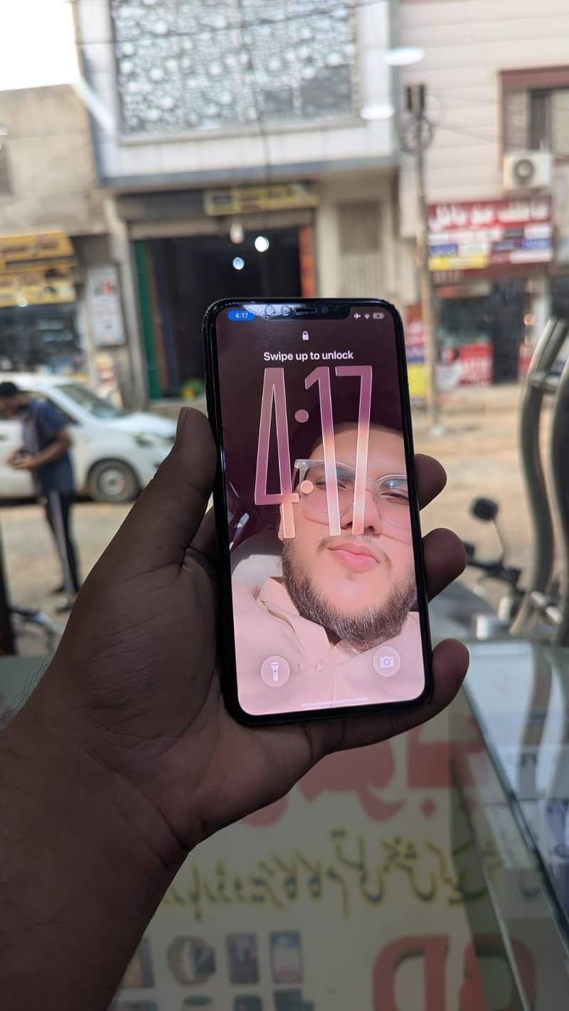 Apple iPhone 11 Pro Max 0
