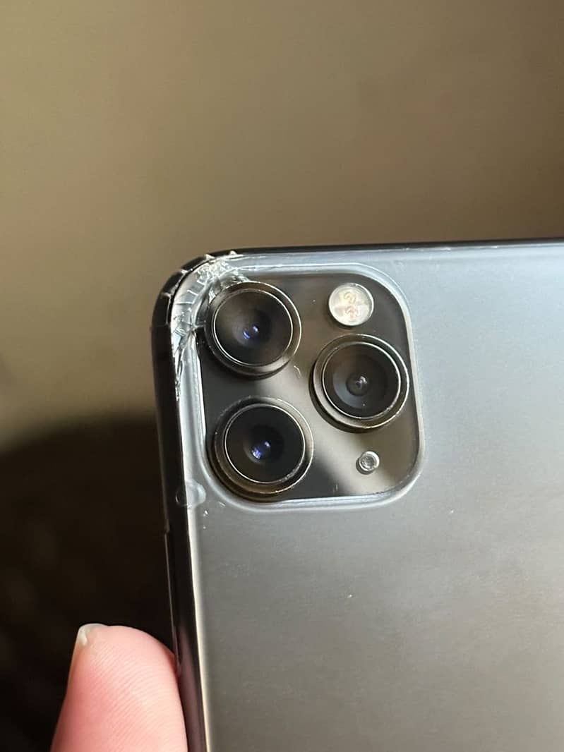 Apple iPhone 11 Pro Max 1