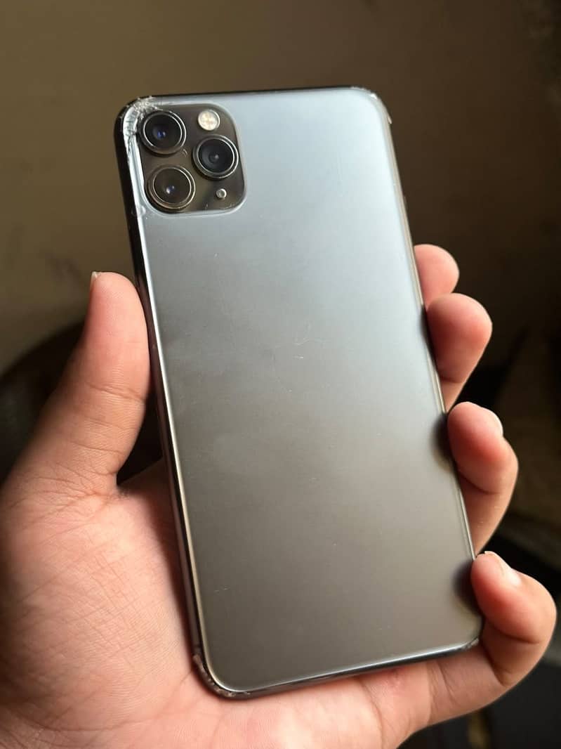 Apple iPhone 11 Pro Max 2