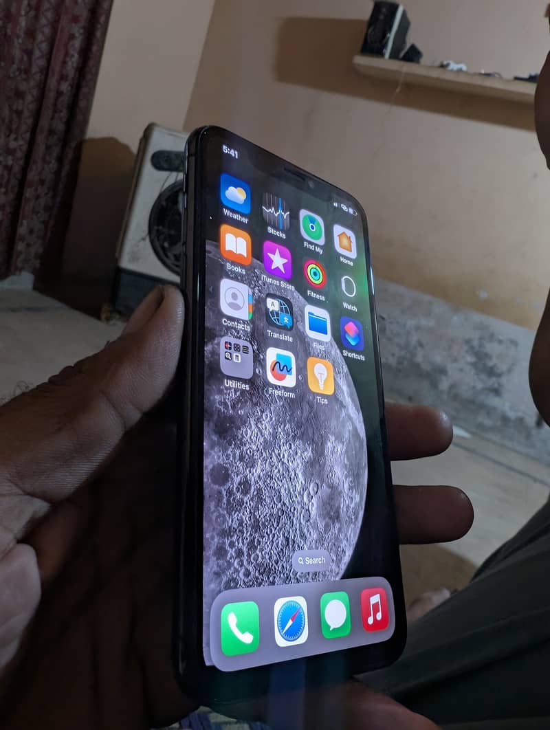 Apple iPhone X 0