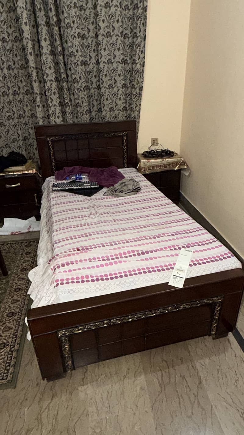 Single bed 0