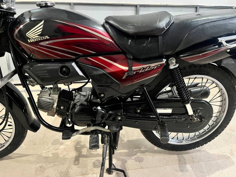 Honda prioder 4
