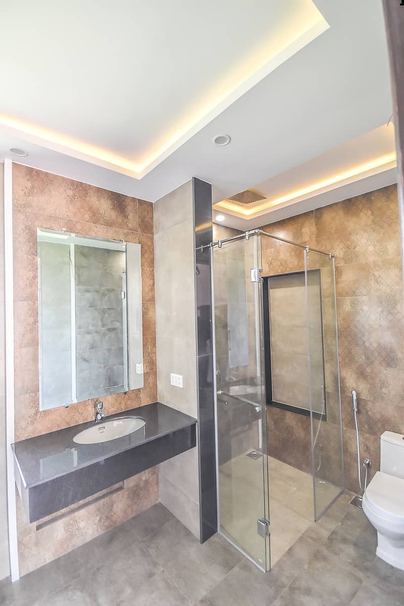 EXCEPTIONAL 1 KANAL 5 BEDROOM HOUSE FOR RENT IN DHA PHASE 6 - Houses ...