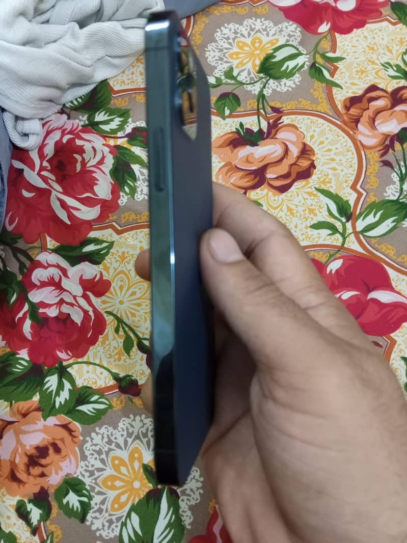 Apple iPhone 12 Pro 2