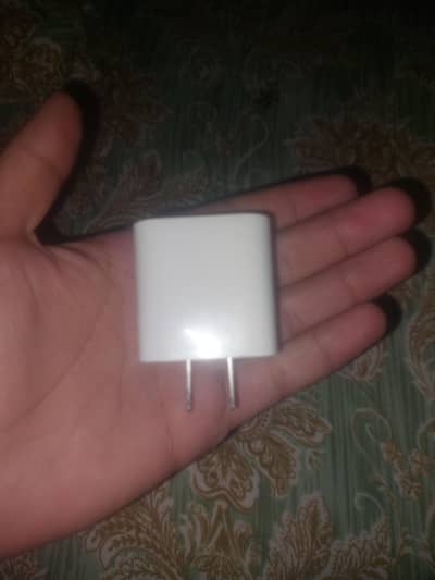 iPhone original charger dubai sa aya ha