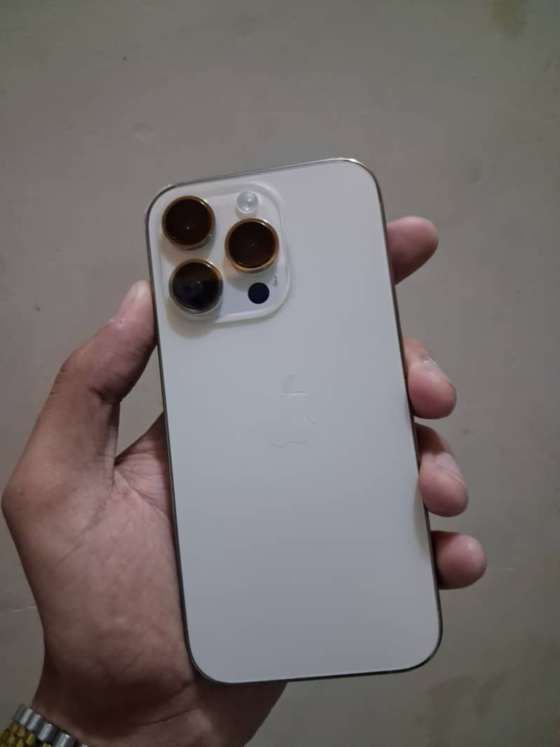 Apple iPhone 14 Pro 0