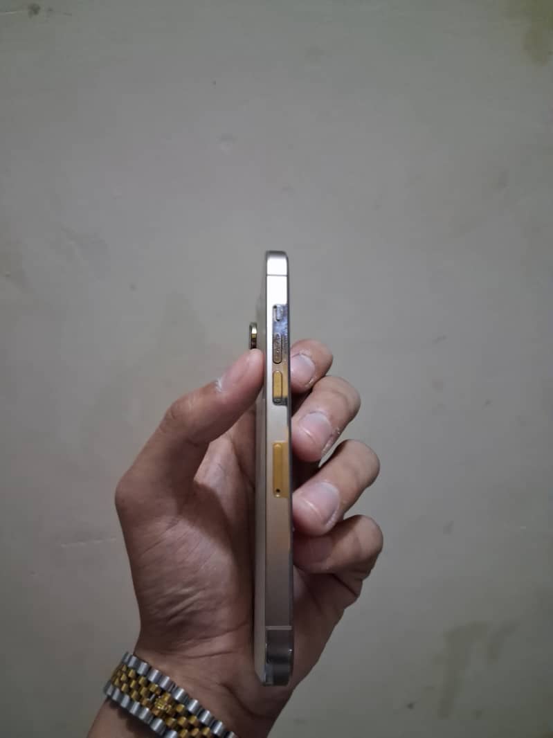 Apple iPhone 14 Pro 4