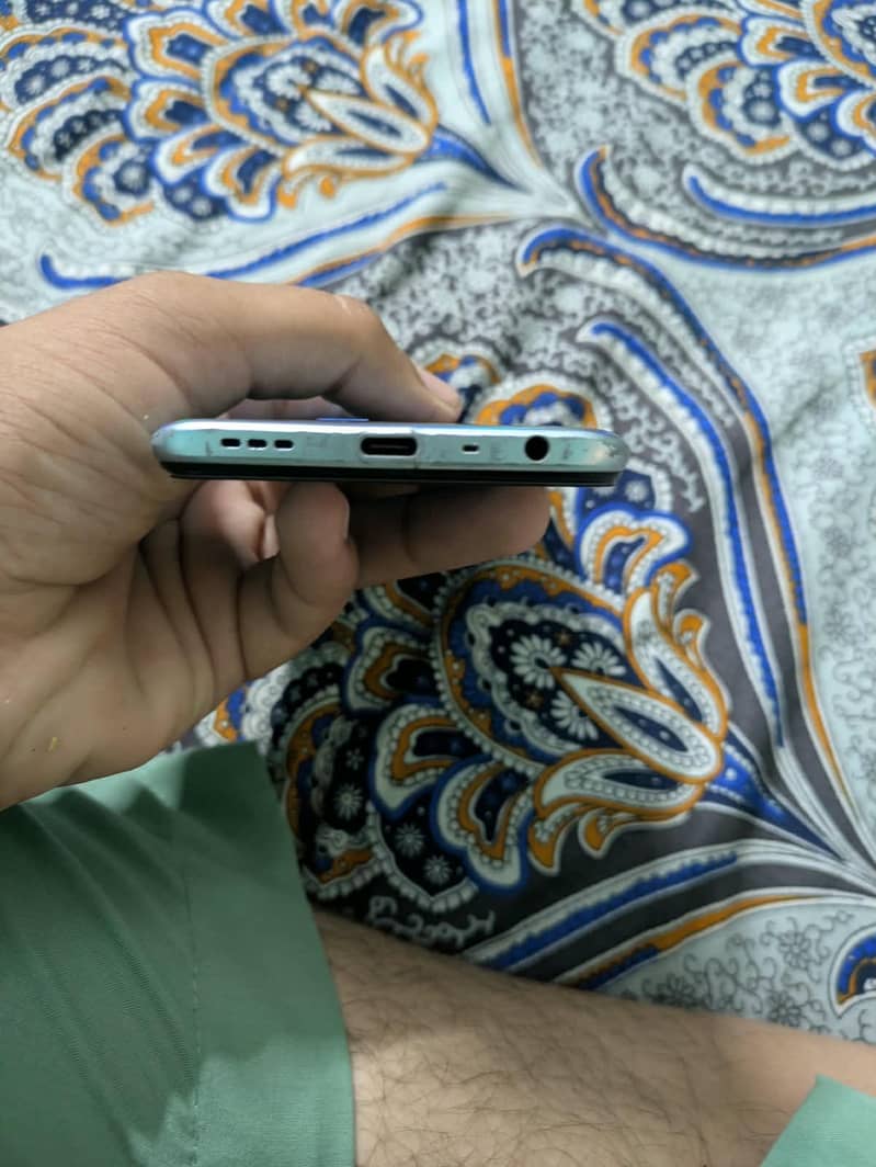 OPPO A54 4