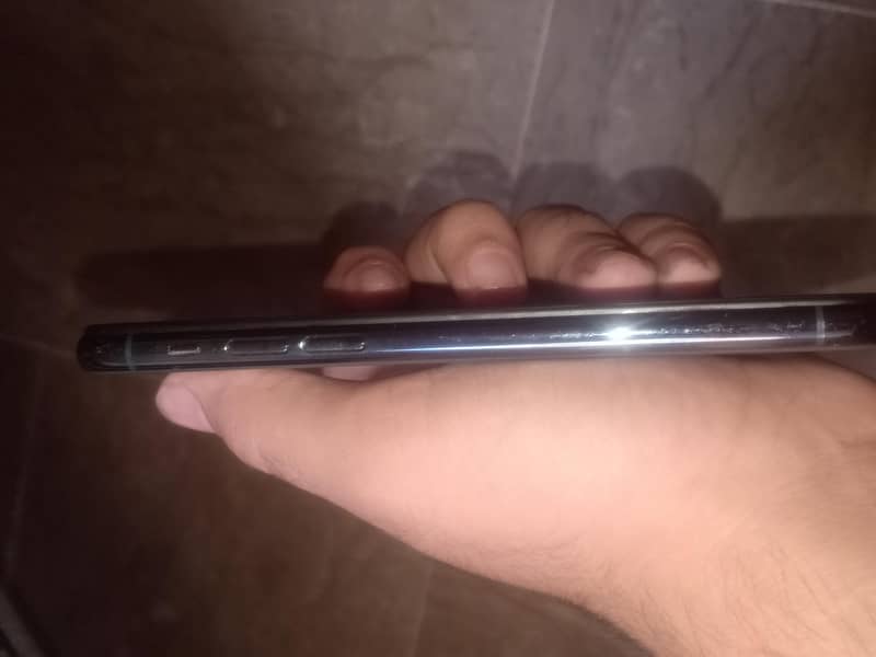 Apple iPhone 11 Pro 1