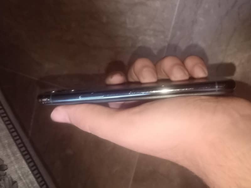 Apple iPhone 11 Pro 2