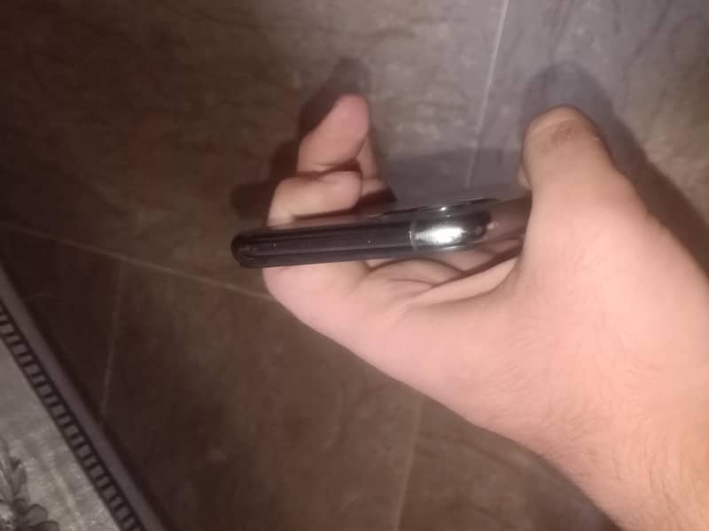 Apple iPhone 11 Pro 3
