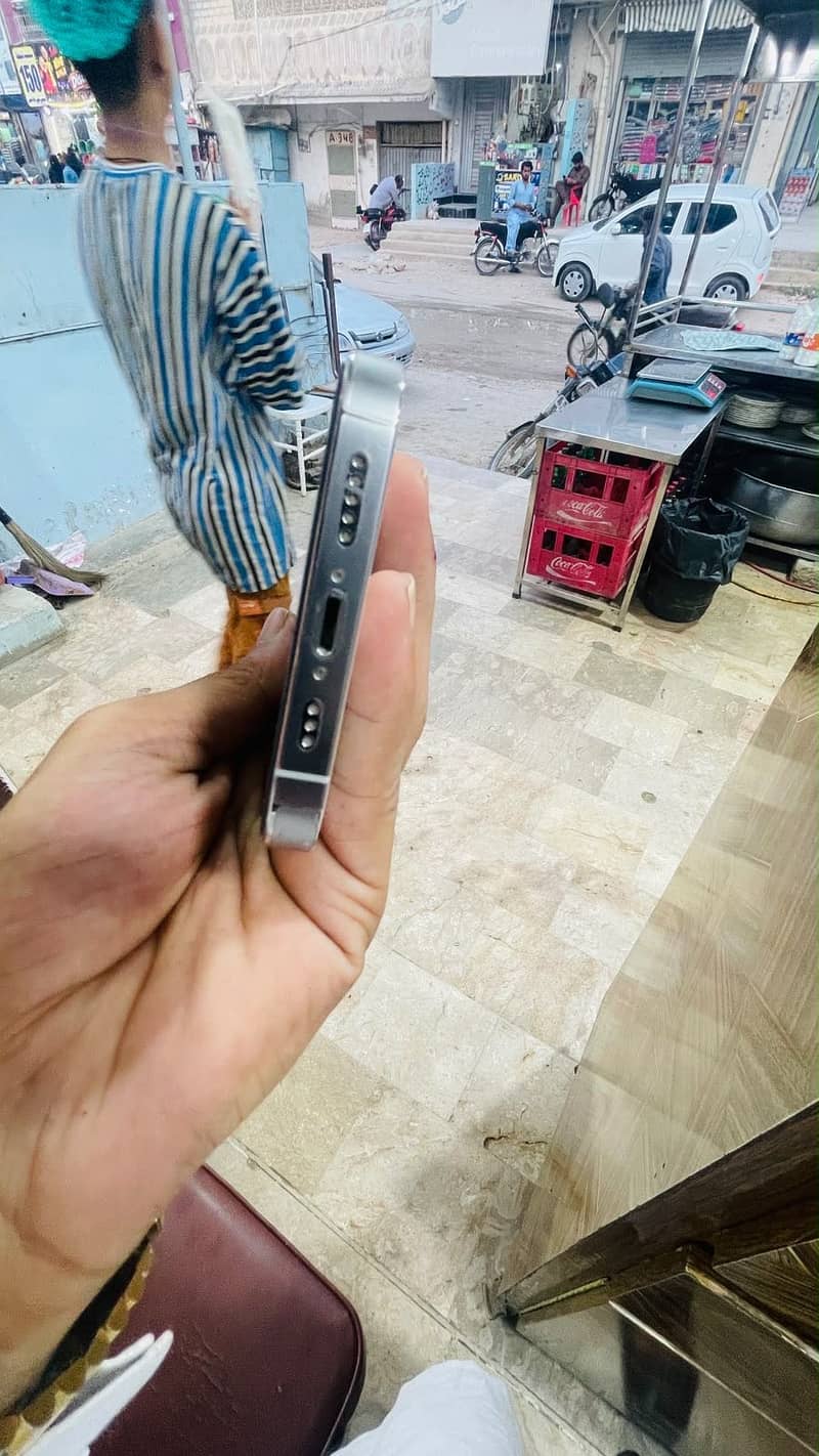 Apple iPhone 13 Pro 1