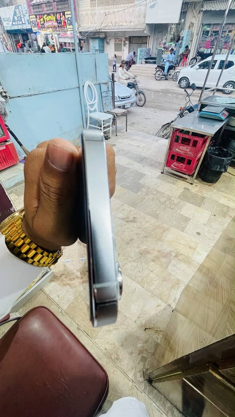 Apple iPhone 13 Pro 2