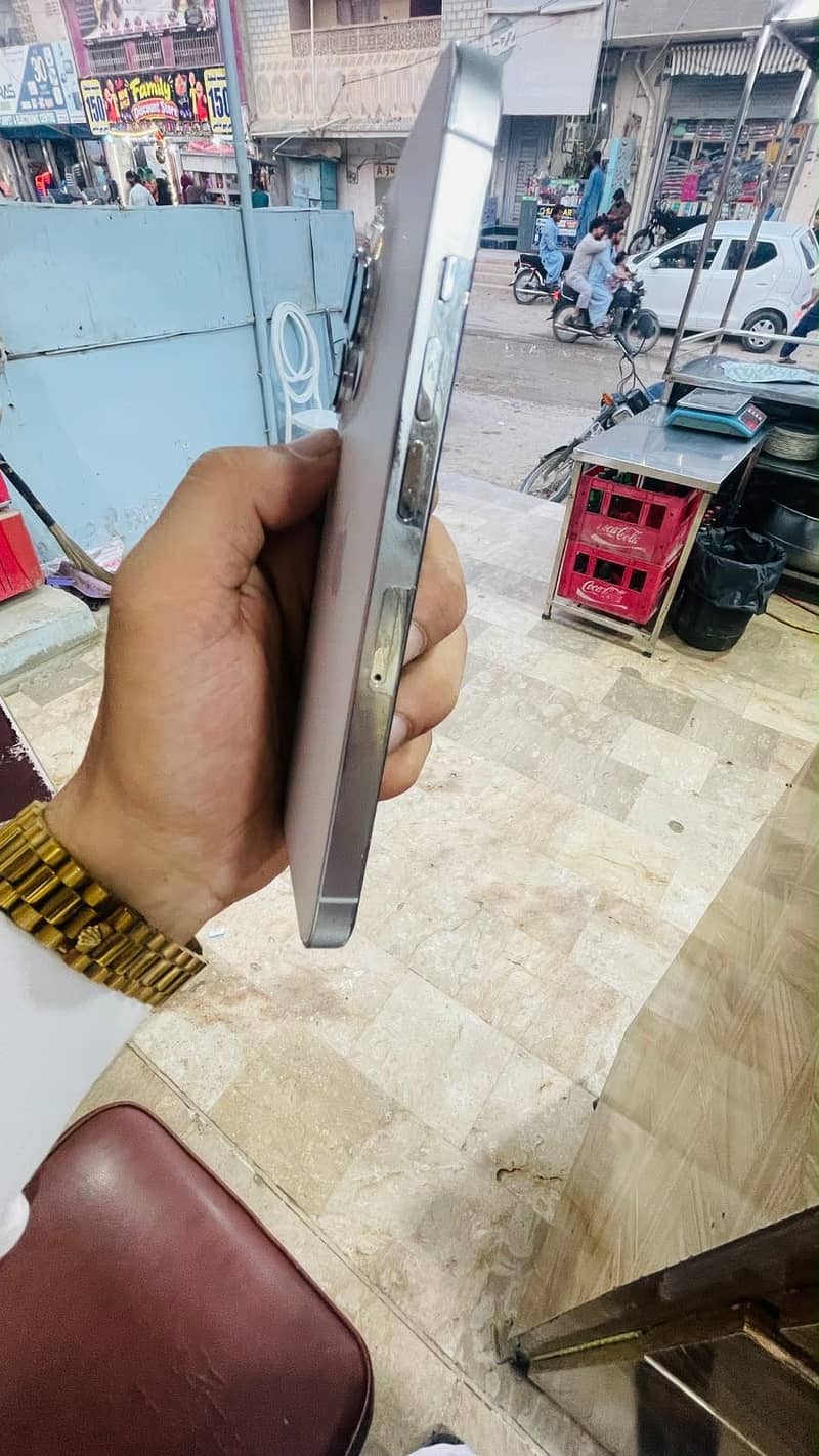 Apple iPhone 13 Pro 3