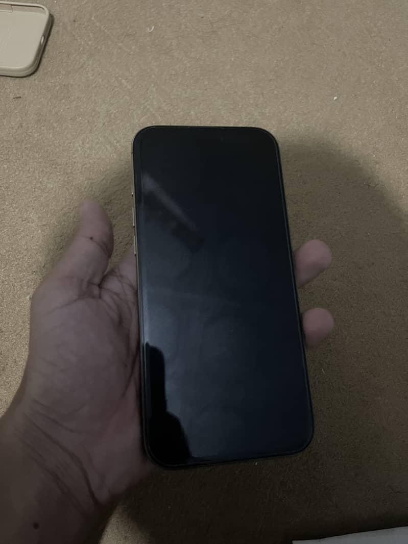 Apple iPhone 16 Pro Max 3