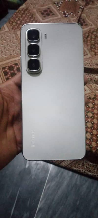 Infinix hot 60 i 6 128