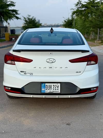 Hyundai Elantra (2026) - 2.0 Limited Edition (Burgundy Interior)