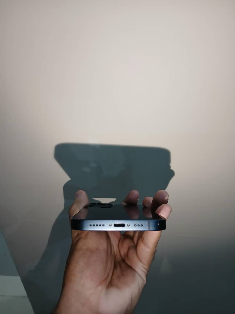 Apple iPhone 13 4