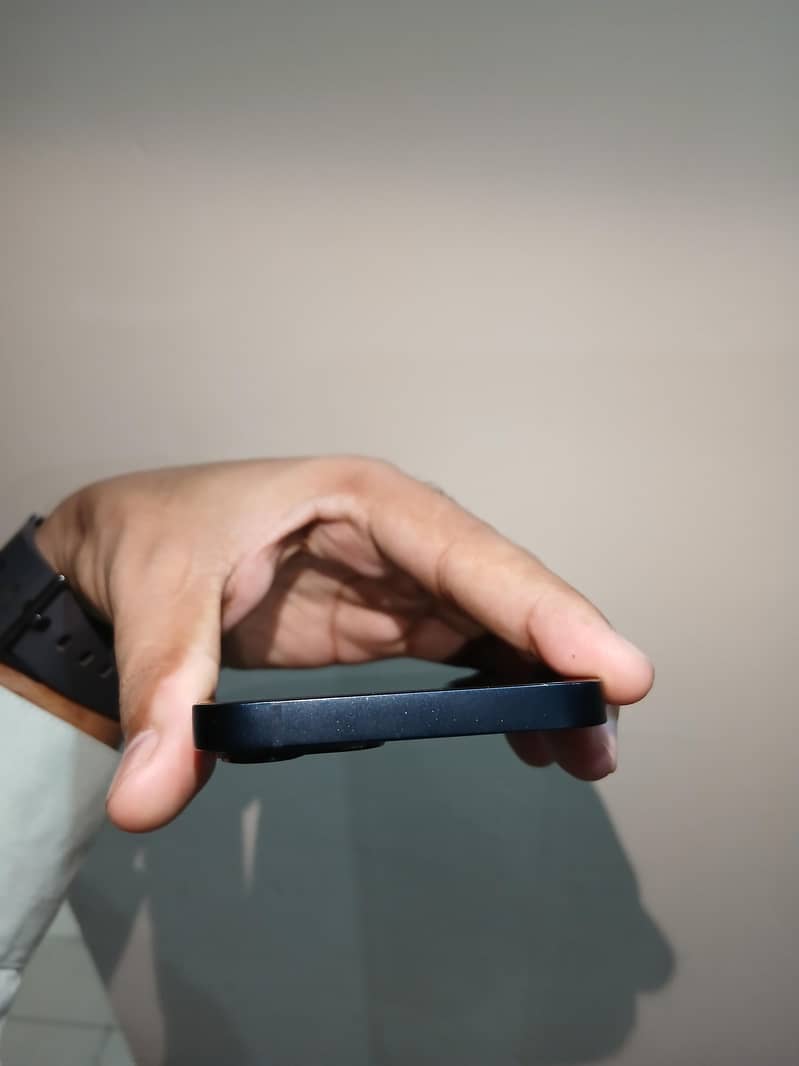 Apple iPhone 13 5