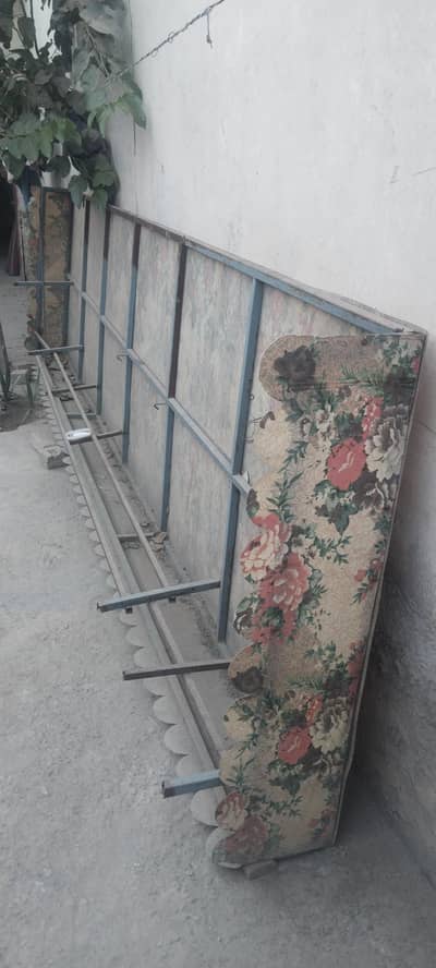 chatt for sale hai new condition ma