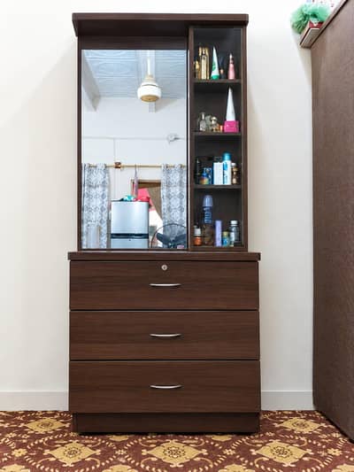 Dressing table