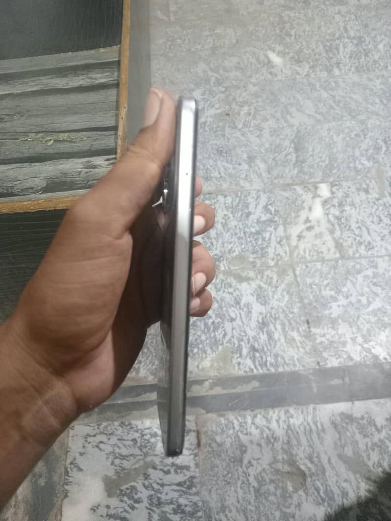 Tecno Spark 40 4