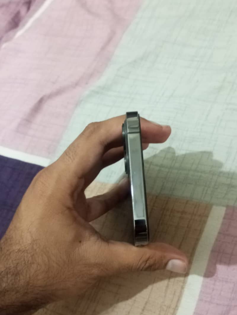 Apple iPhone 12 Pro Max 1