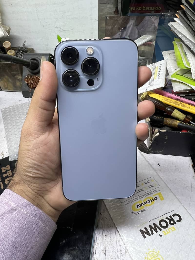 Apple iPhone 13 Pro 1
