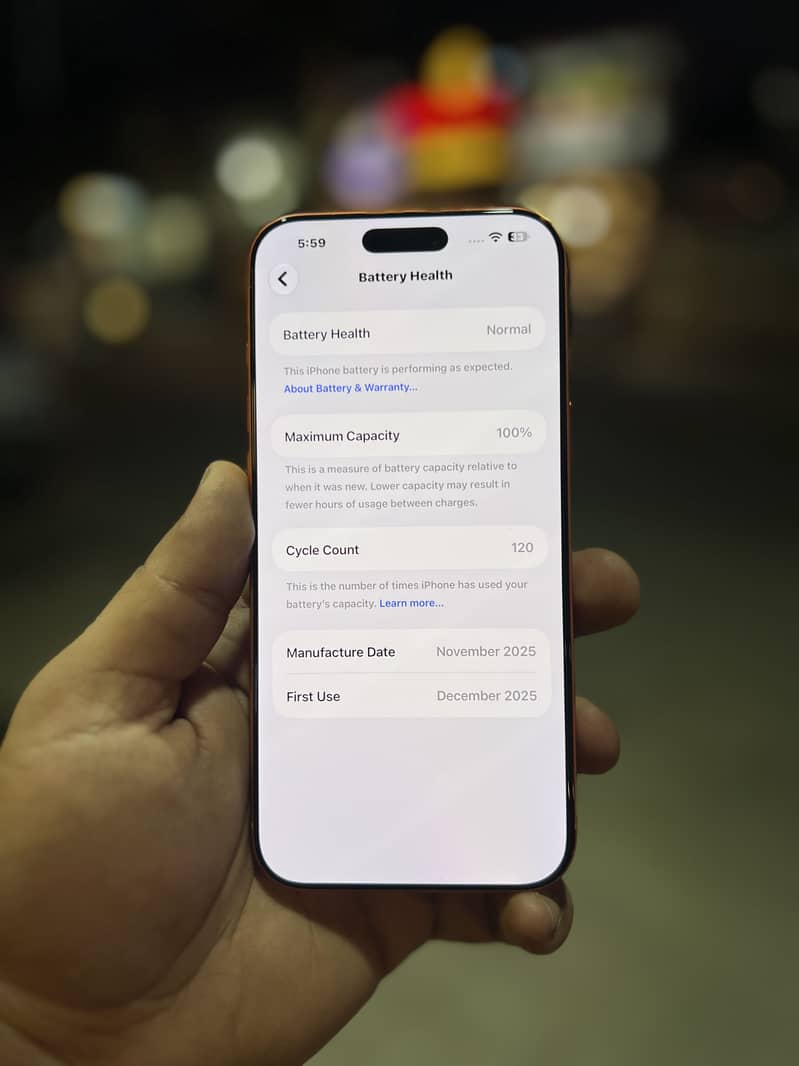 Apple iPhone 17 Pro Max 4
