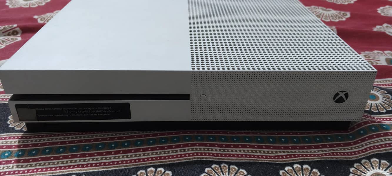 Xbox one S 0
