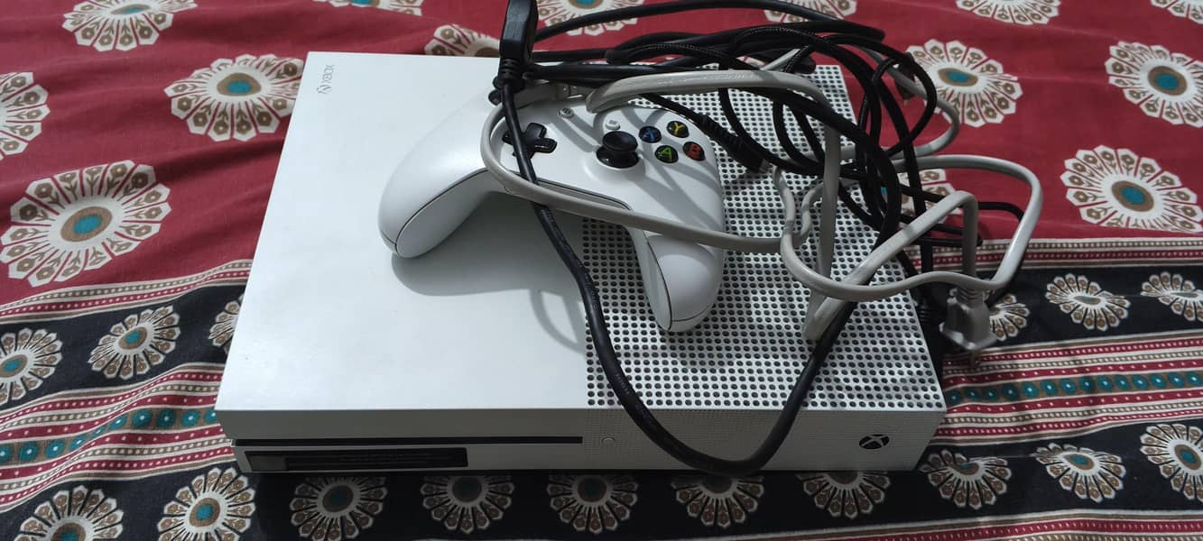 Xbox one S 4