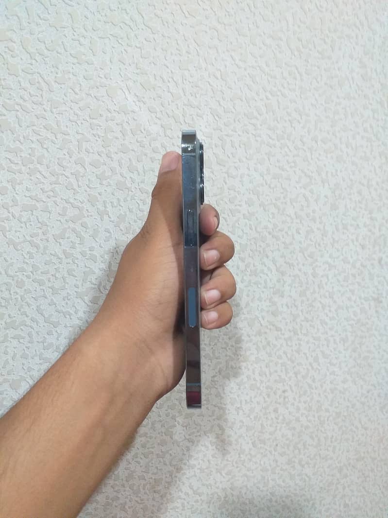 Apple iPhone 13 Pro 1
