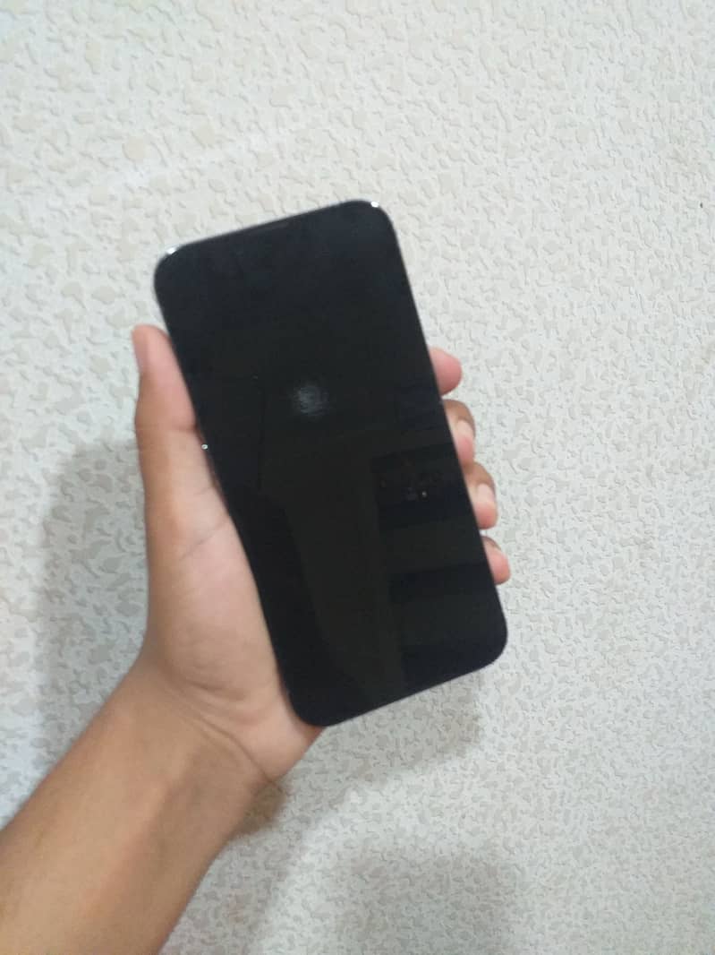 Apple iPhone 13 Pro 2