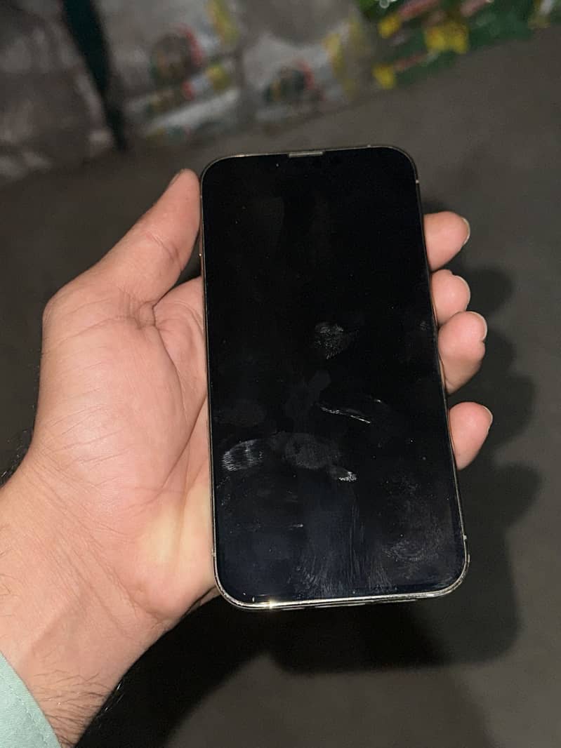 Apple iPhone 13 Pro 4
