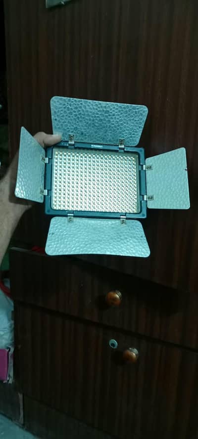 yongnuo digital light
