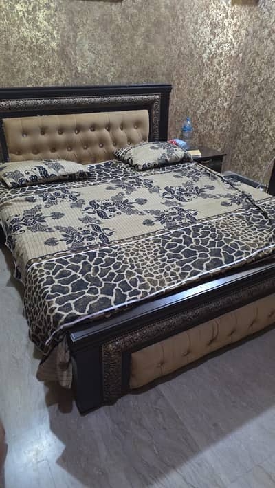 Bed set in good condition