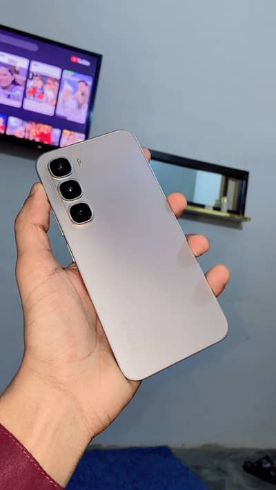 Infinix hot 60 pro.  Display finger print