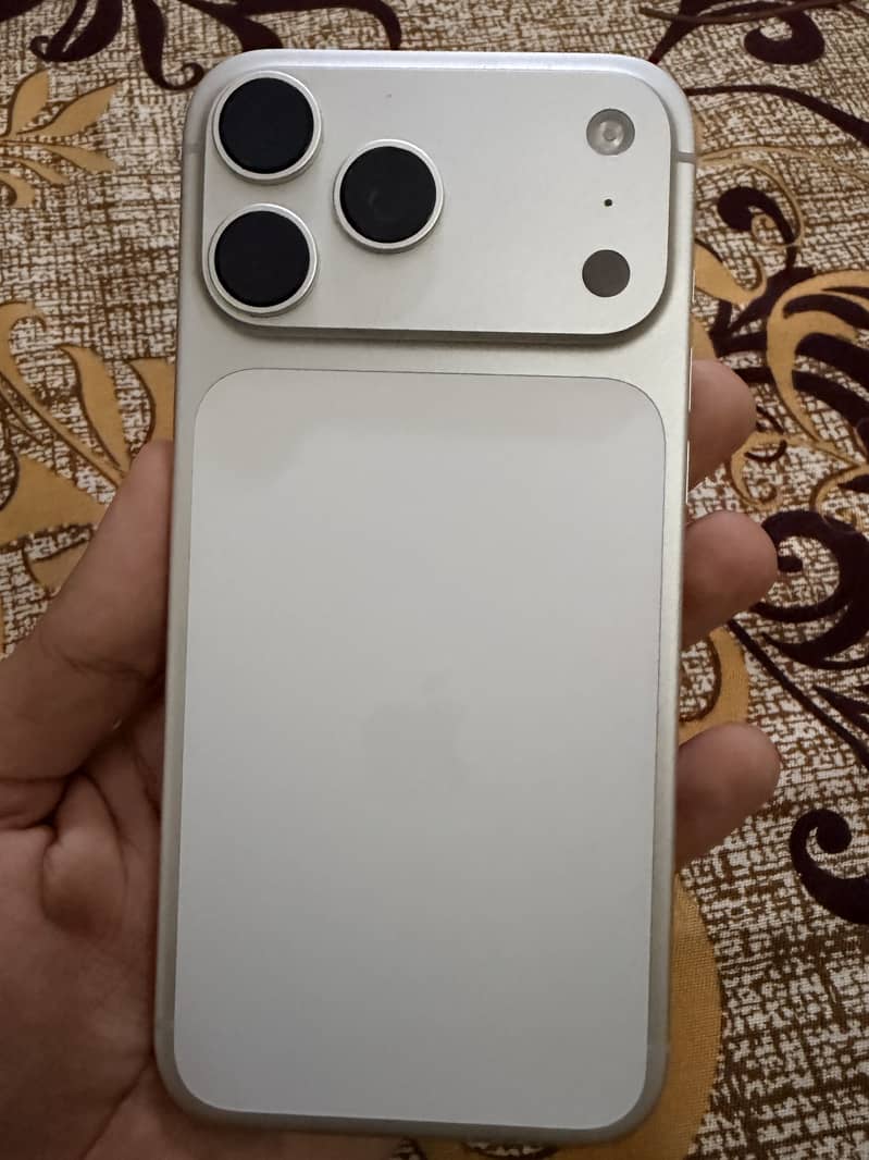 Iphone 17 Pro Max 1