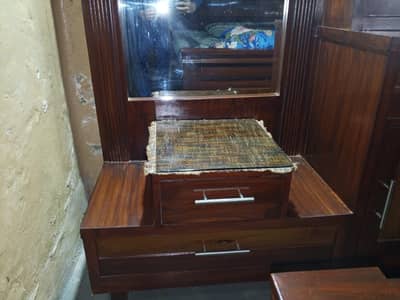 Wood Dressing Table Three portion divide good condition 10/10